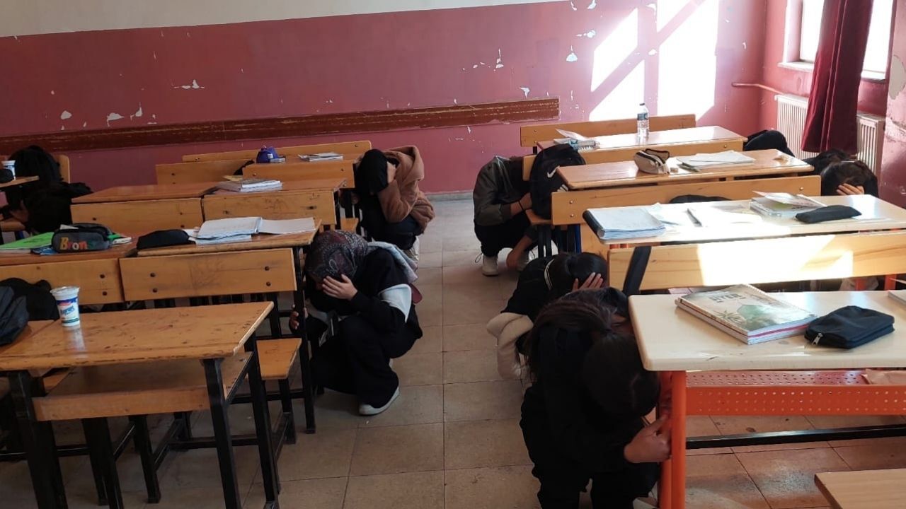 Kahramanmaraş’ta Afet Bilinci İçin Tüm Okullarda Tatbikat Düzenlendi