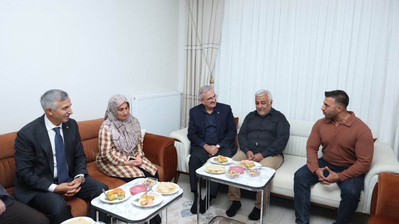 Kahramanmaraş’ta Bakan Yardımcısı Karaloğlu’ndan Toki̇ Konutlarına Ziyaret (1)