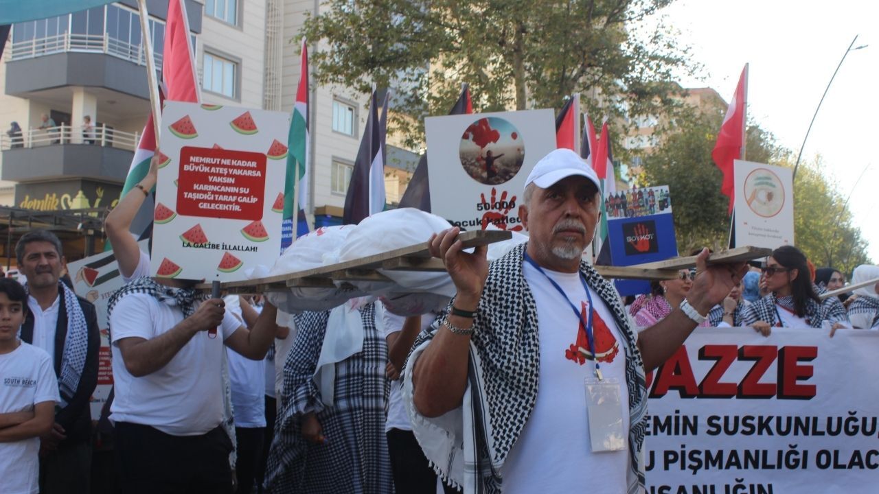 Kahramanmaraş’ta Binlerce Vatandaş Gazze İçin Tek Yürek Oldu (3)