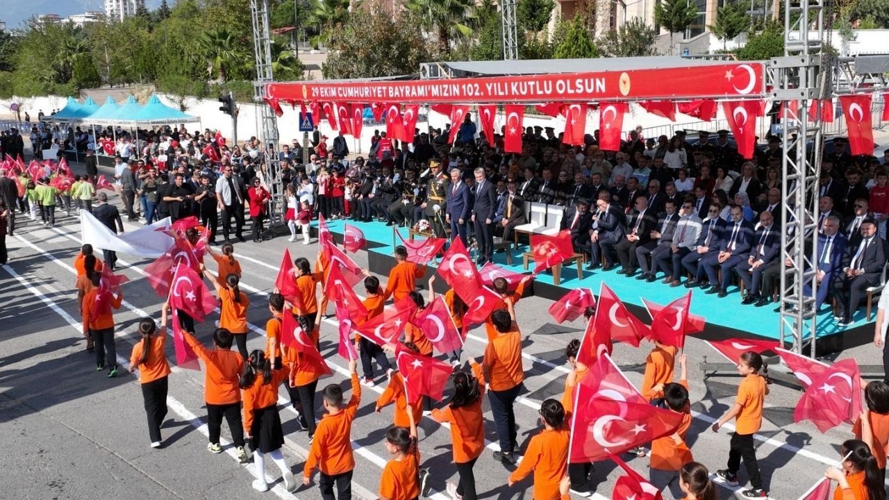 Kahramanmaraş'ta Cumhuriyet'in 102. Yılı Büyük Coşku İle Kutlandı (1)