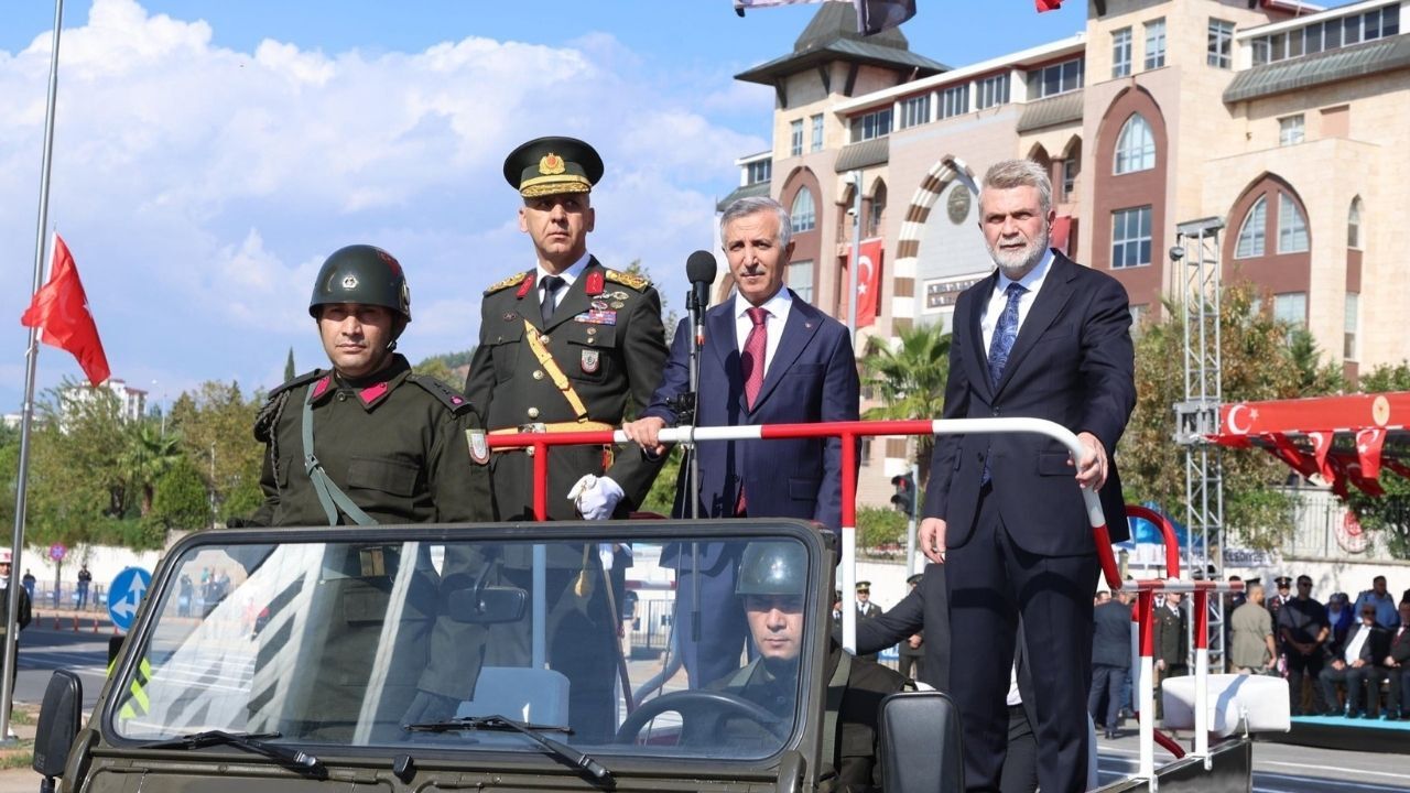 Kahramanmaraş'ta Cumhuriyet'in 102. Yılı Büyük Coşku İle Kutlandı