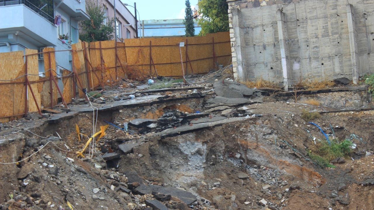 Kahramanmaraş'ta Evi Çökme Tehlikesi Yaşayan Vatandaş Yardım Bekliyorpul Biberde İhracat Rekoru Neden Geldi Fiyatlar İç Pazarda Neden Uçtu (1)