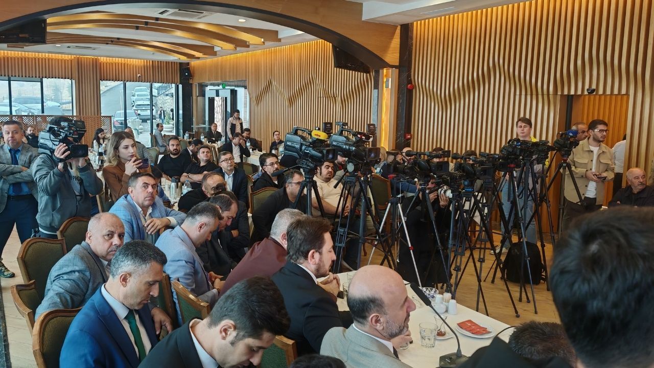 Kahramanmaraş’ta Rengiyle Büyüleyen Yeşilgöz Gölü (1)