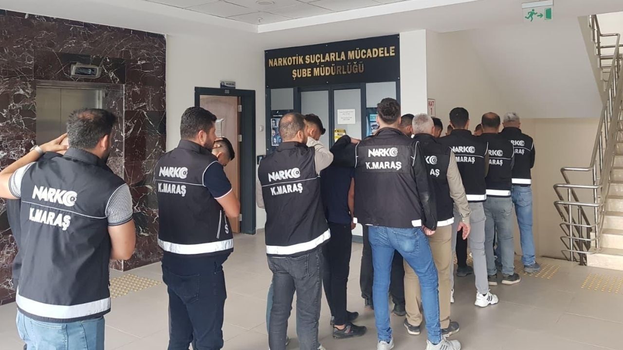 Kahramanmaraş'ta Uyuşturucu Ticareti Yapanlar Şafak Baskınıyla Alındı (1)