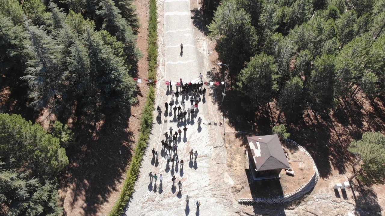 Kahramanmaraş’ta Yalnız Ardıç Orman Parkı’nda Doğa Yürüyüşü