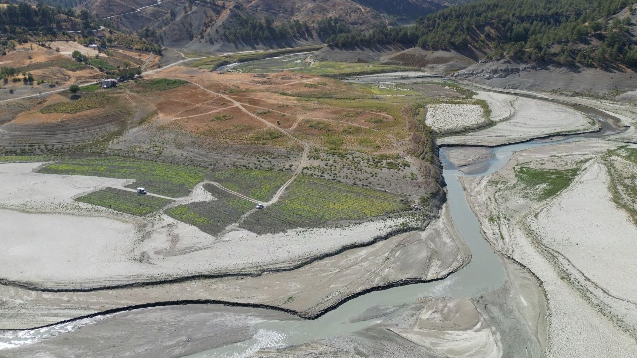 Menzelet Barajı (1)