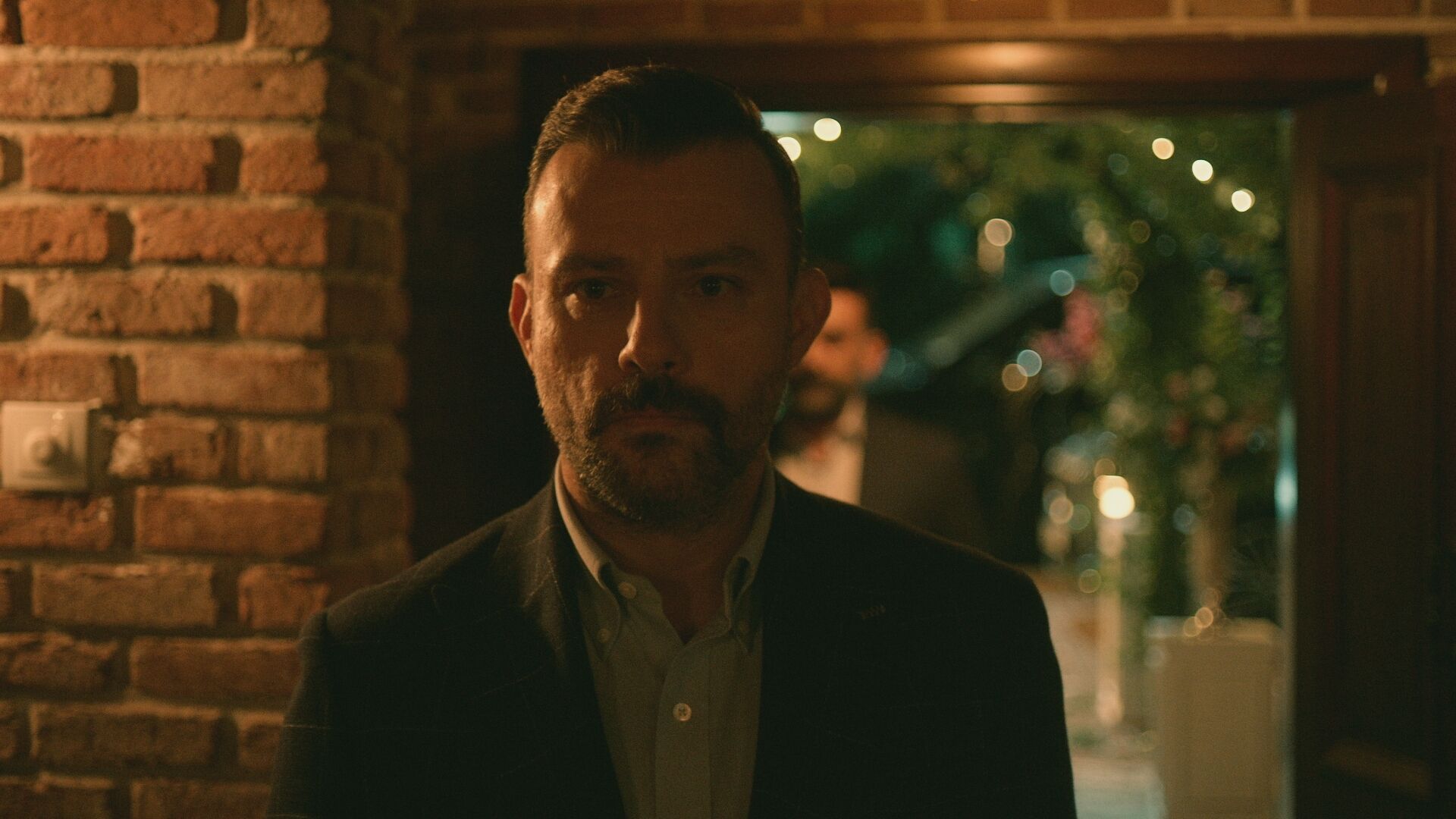 Özge Özpirinçci'nin Yeni Dizi 'Sakıncalı' Çok Yakında Now Ekranlarında (2)