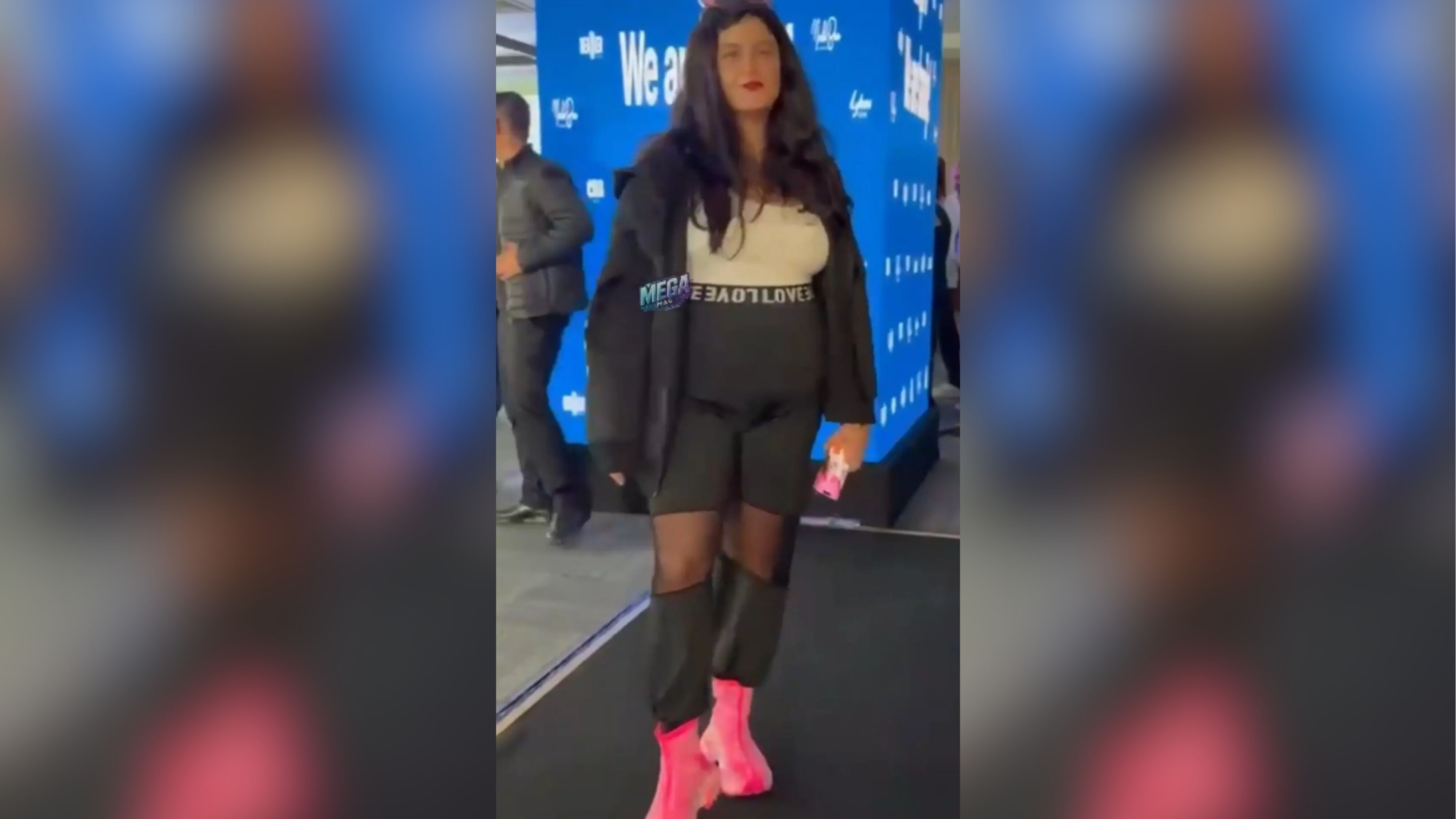 Pembe Botlarına Yorum Gecikmedi