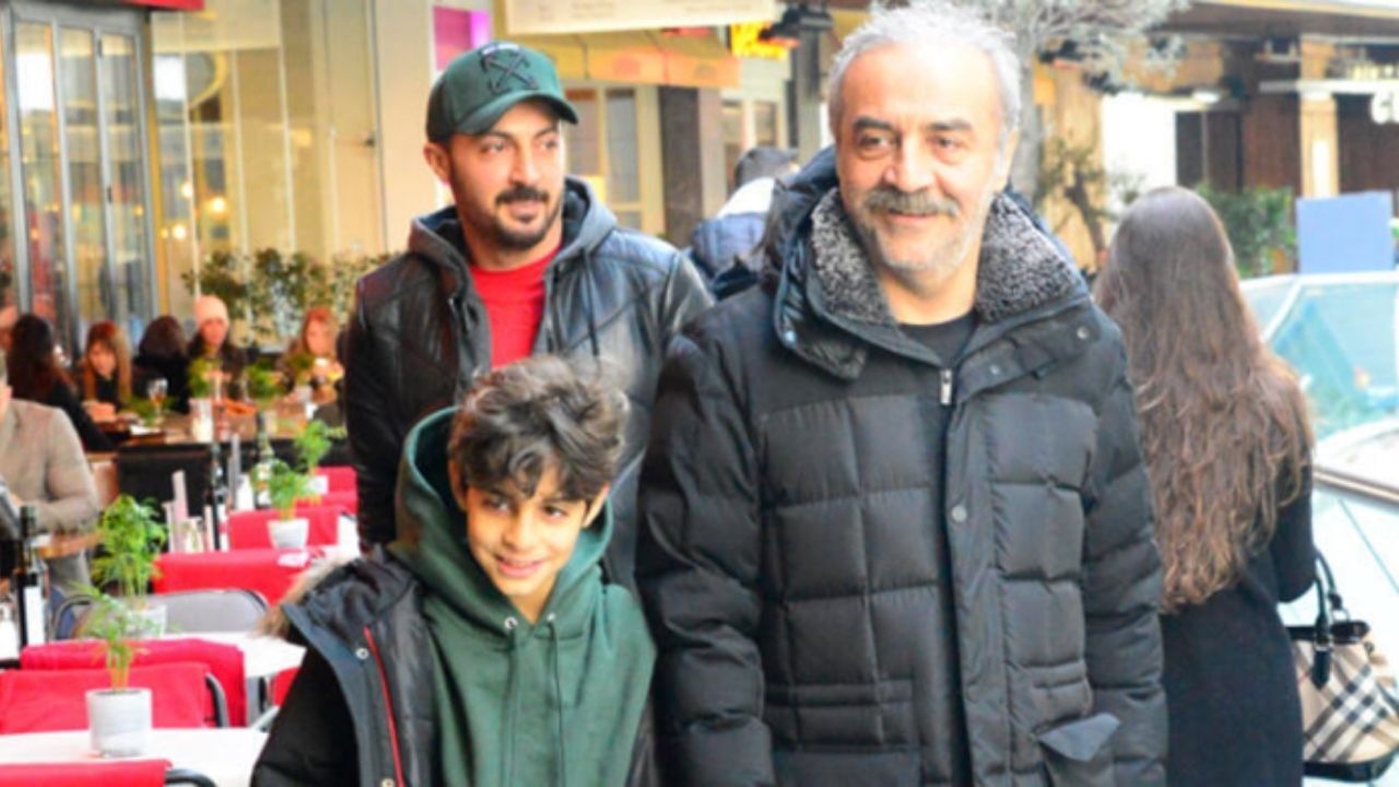 Ünlü İsim Ve Oğlu Sokakta Görüntülendi Boy Farkı Şaşırttı-1