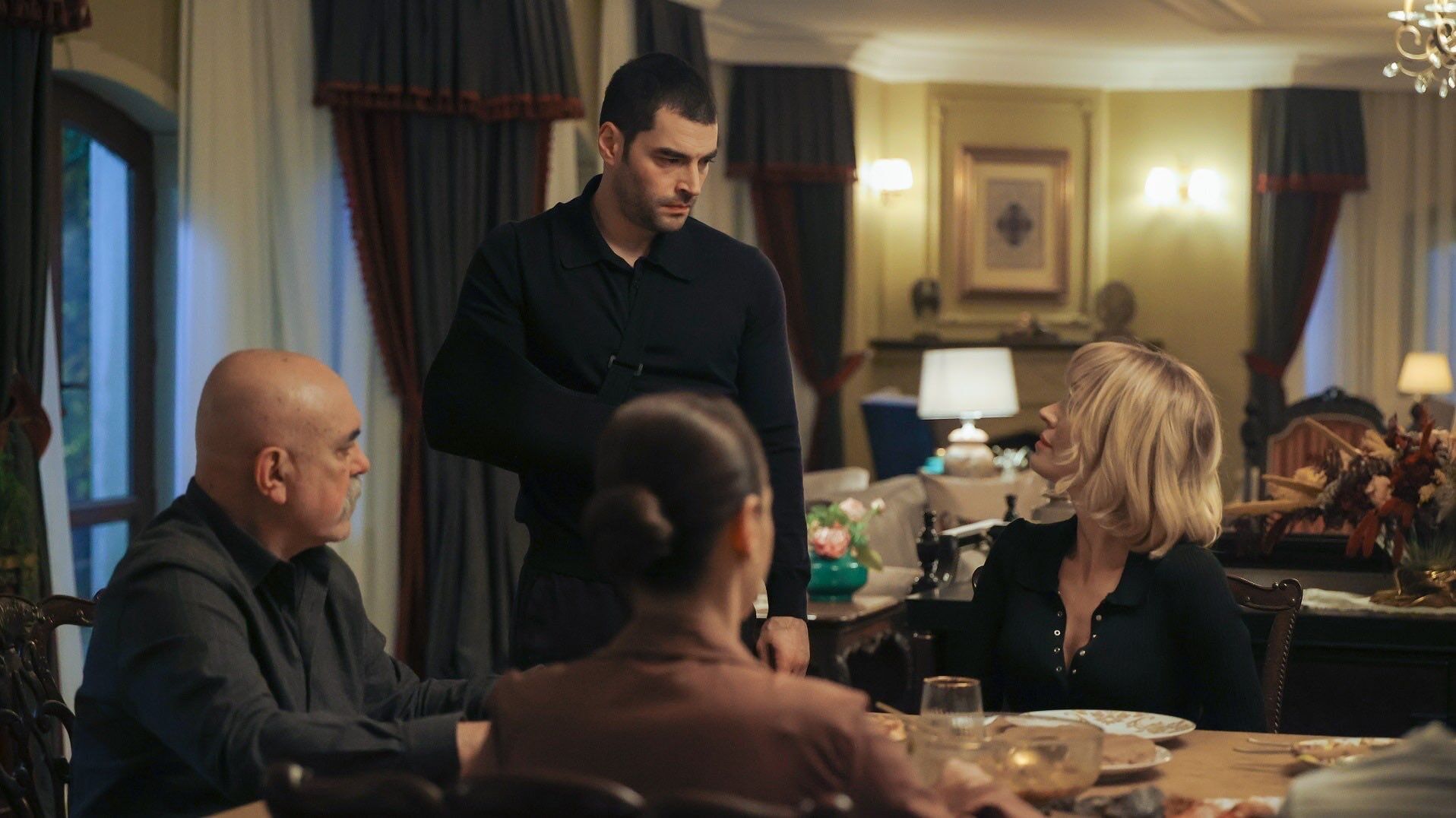 Veliaht 6. Bölüm Özeti Timur Ve Zülfikar Arasındaki Dengeler Değişiyor (4)