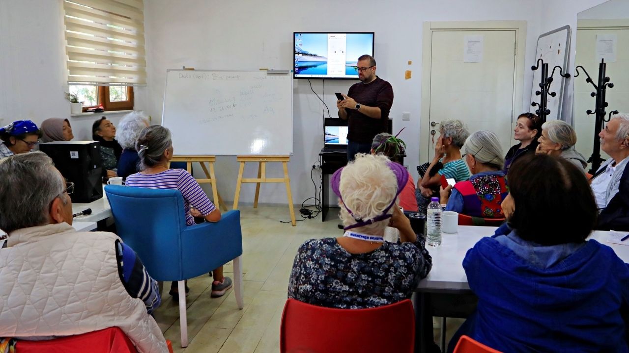 60 Yaş Üzeri Vatandaşlar Dolandırıcalara Karşı Çareyi Eğitimde Buldu (2)