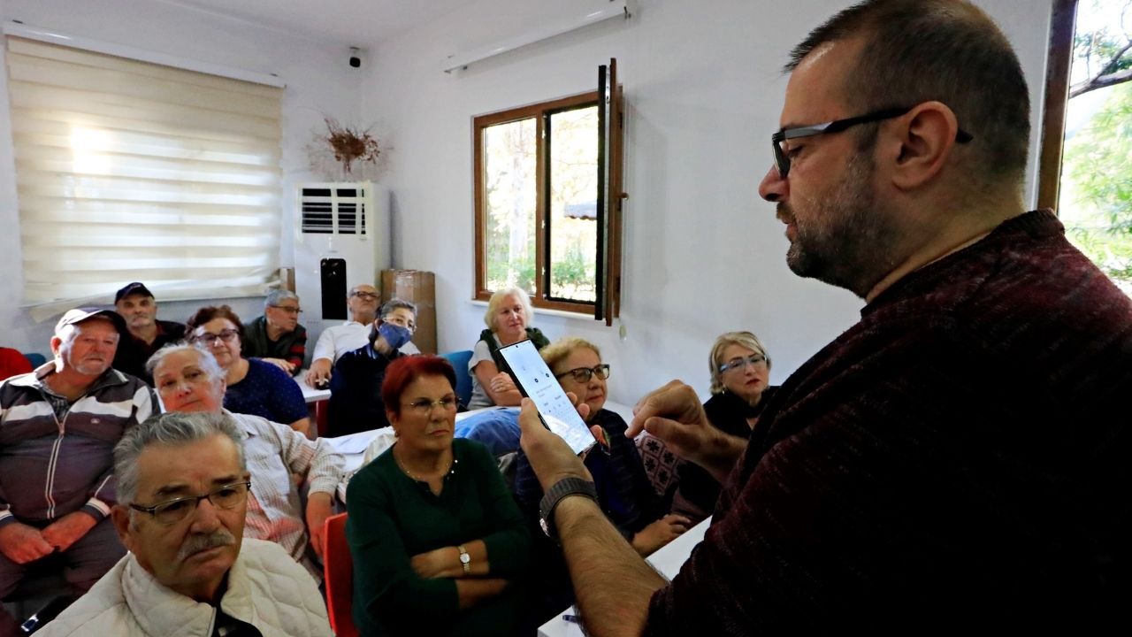 60 Yaş Üzeri Vatandaşlar Dolandırıcalara Karşı Çareyi Eğitimde Buldu (3)