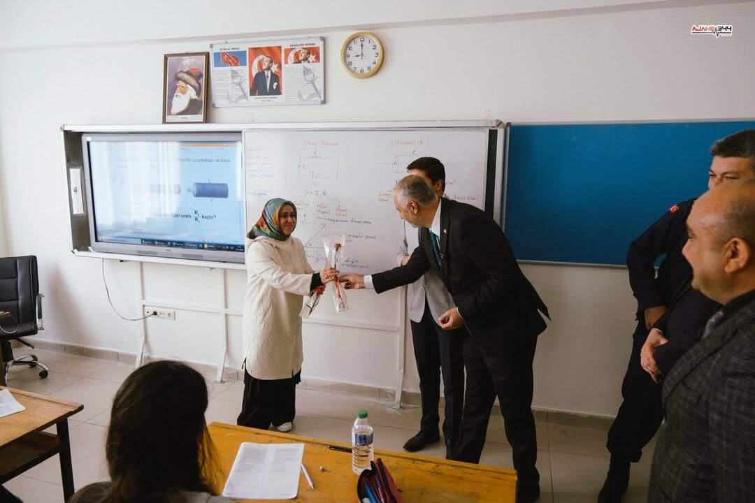 Andırında Öğretmenler Günü Coşkulu Katılımla Gerçekleşti