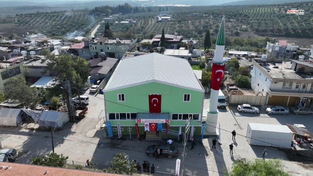 Depremin Yıktığı Kentte Inşası Tamamlanan 108’Inci Cami Ibadete Açıldı (2)