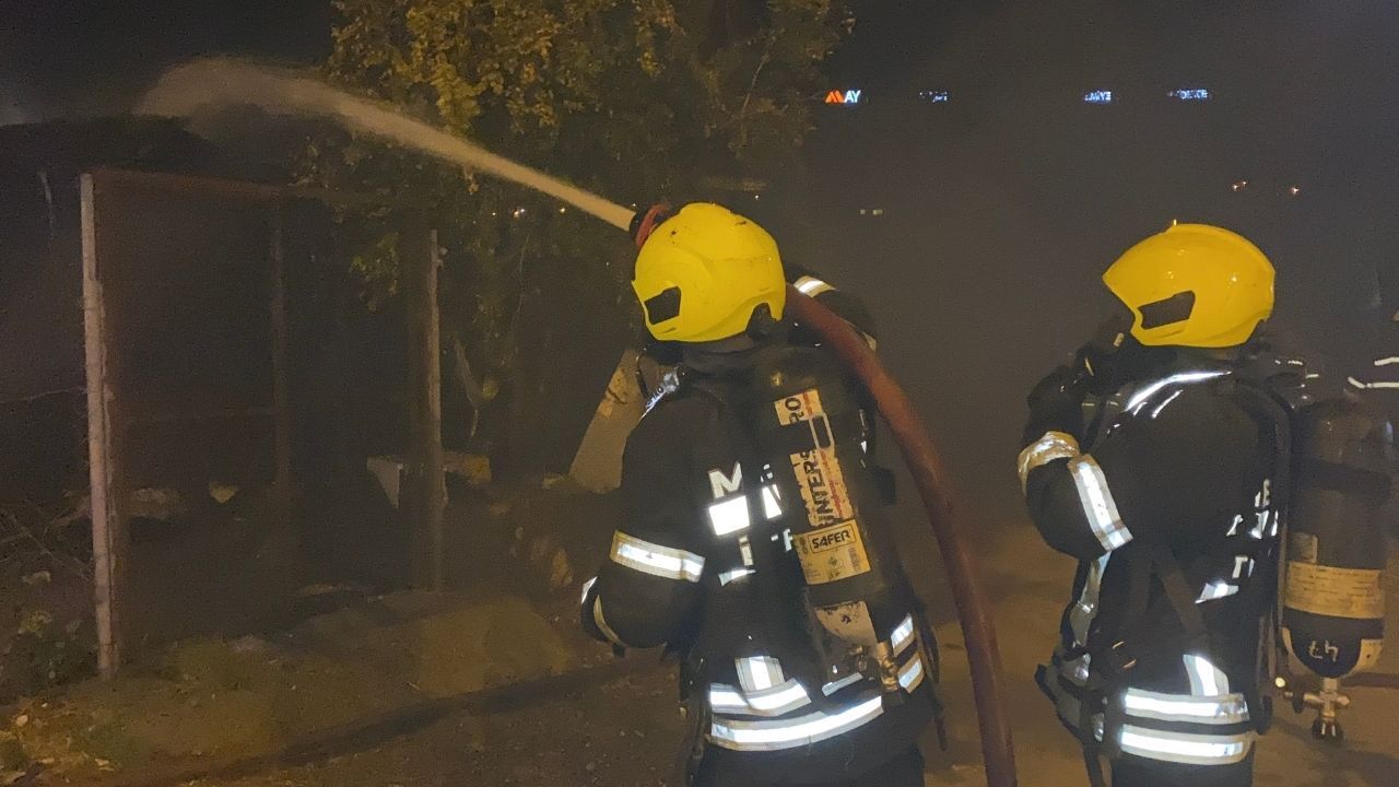 Hobi Bahçesindeki Baraka Alev Alev Yandıajans344 (2)