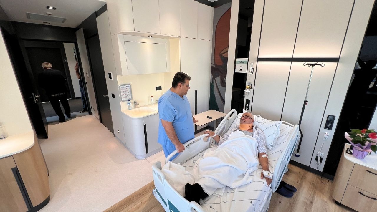 Kahramanmaraş'ta 86 Yaşındaki Hastaya Boyun Ameliyatı Yapıldıajans344 (1)