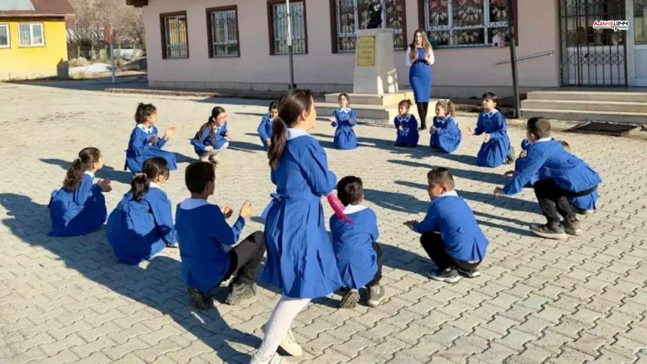 Kahramanmaraş'ta Nostaljik Uygulamada Mavi Önlükler Geri Döndü (1)