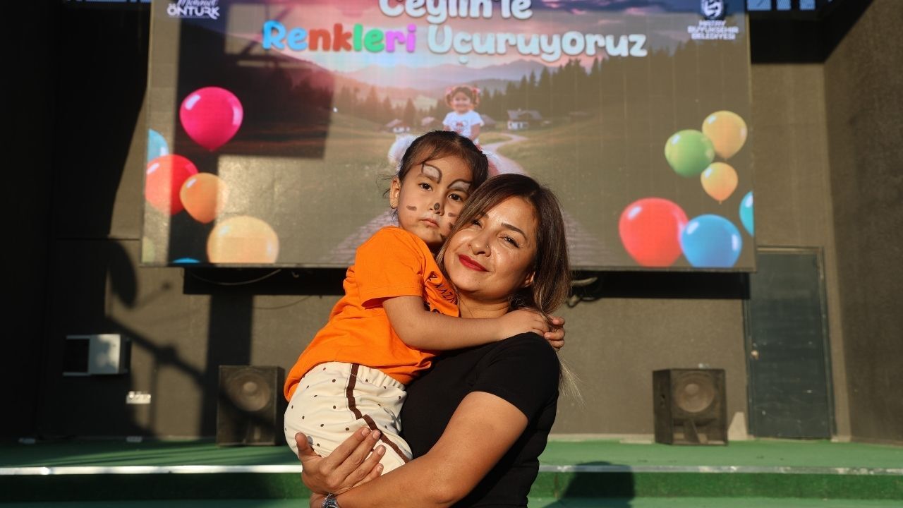 Kansere Karşı Savaşını Kazanan Ceylin'in Zaferi Gökyüzüne Bırakılan Balonlarla Kutlandıajans344 (2)