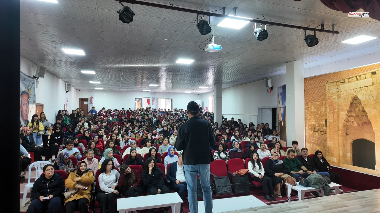 Kahramanmaraş Motivasyon Günleri Afşin’de Gençlerle Buluştu (7)