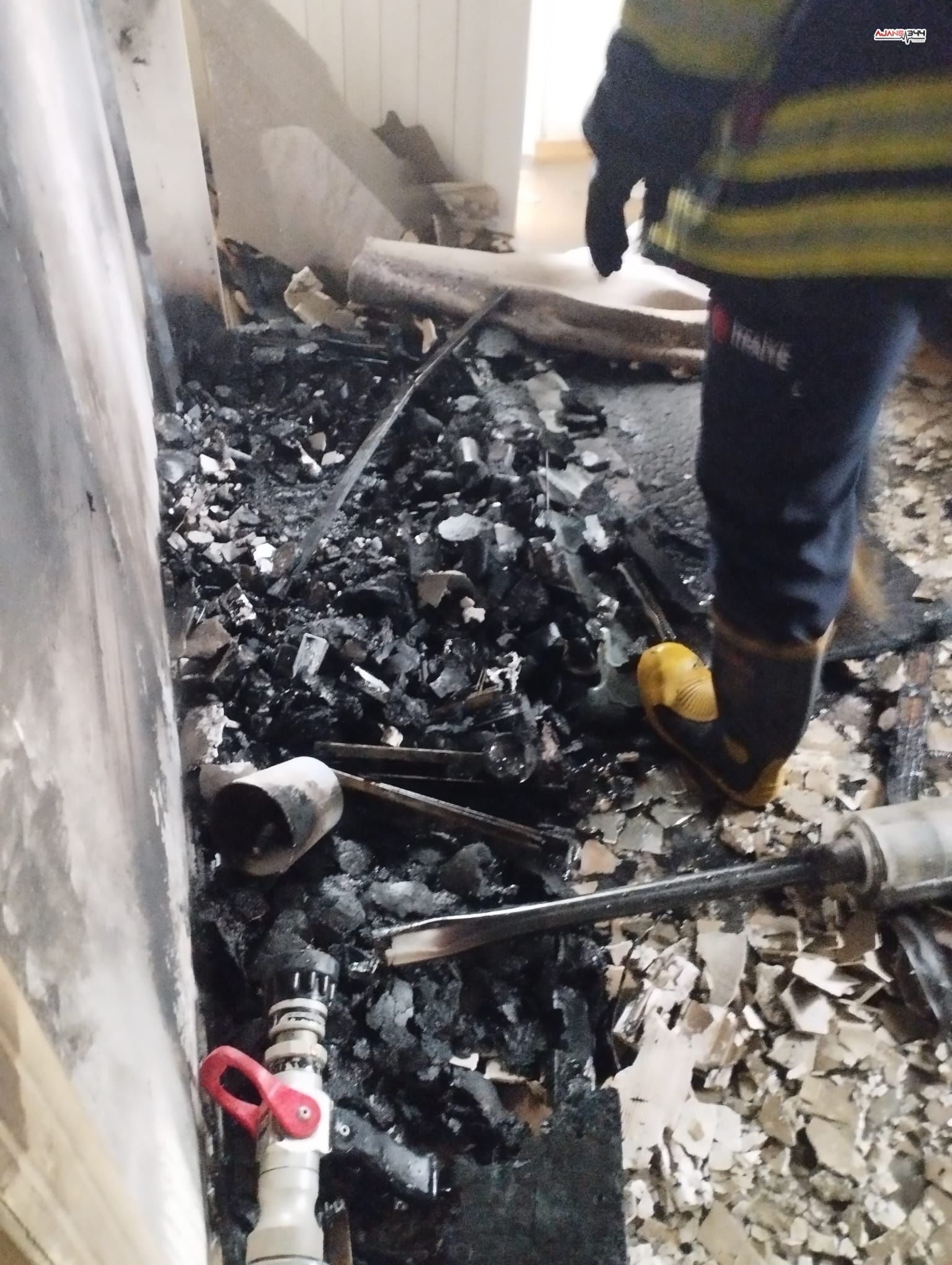 Mersin’de Yenişehir Ve Erdemli’de Çıkan Ev Yangınları Paniğe Neden Oldu1