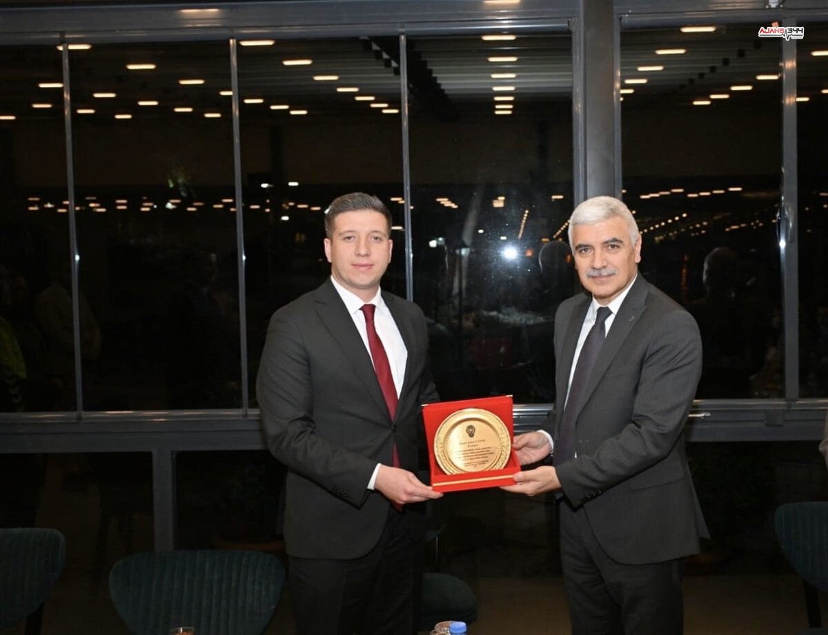 X2 Twitter.com G8 S Q3 K Wg A Mni Tx