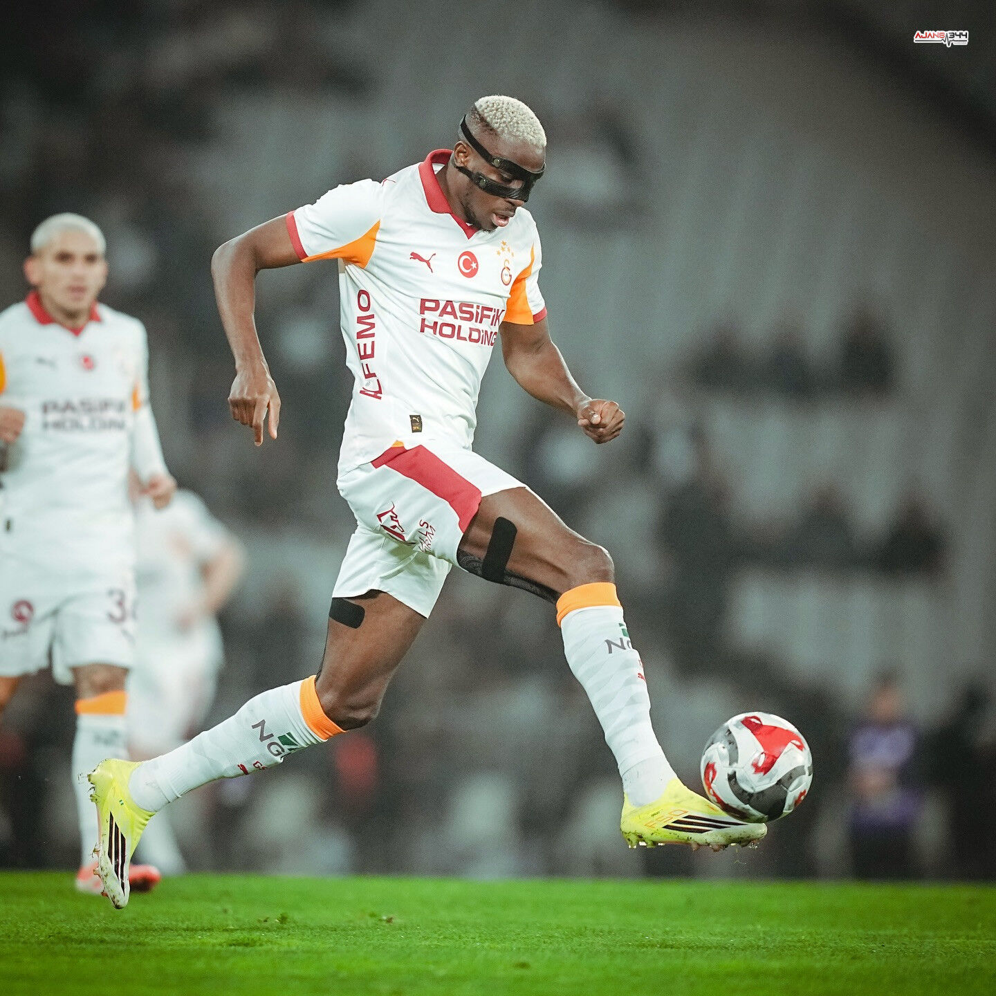 621798404 18578057767053359 1454240521898336895 N