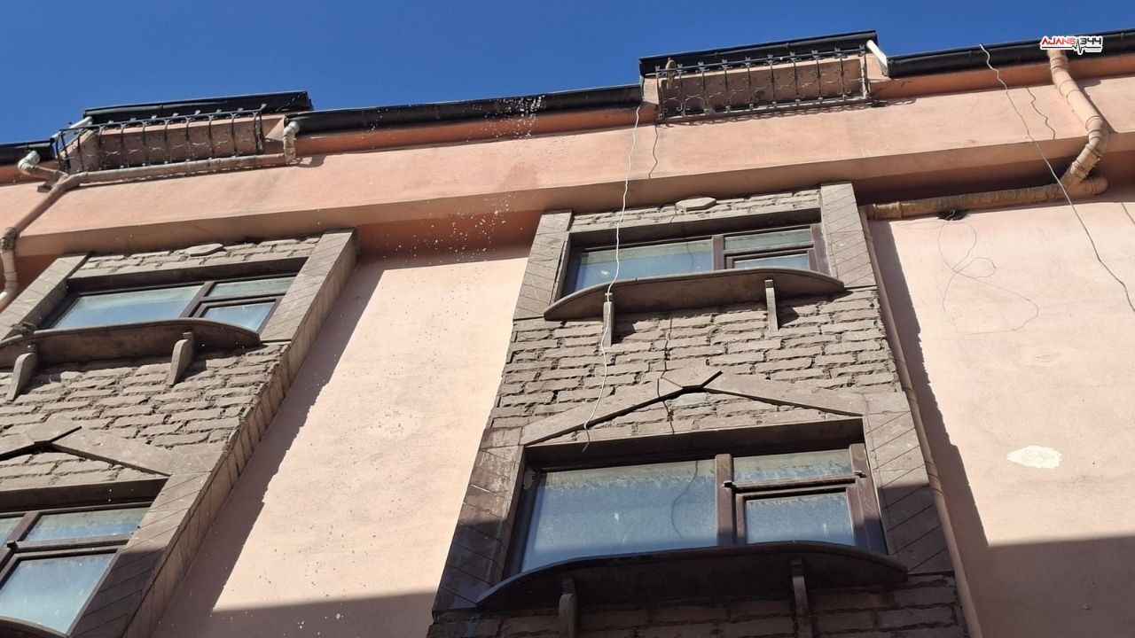 Akan Buzlar Ajanas344