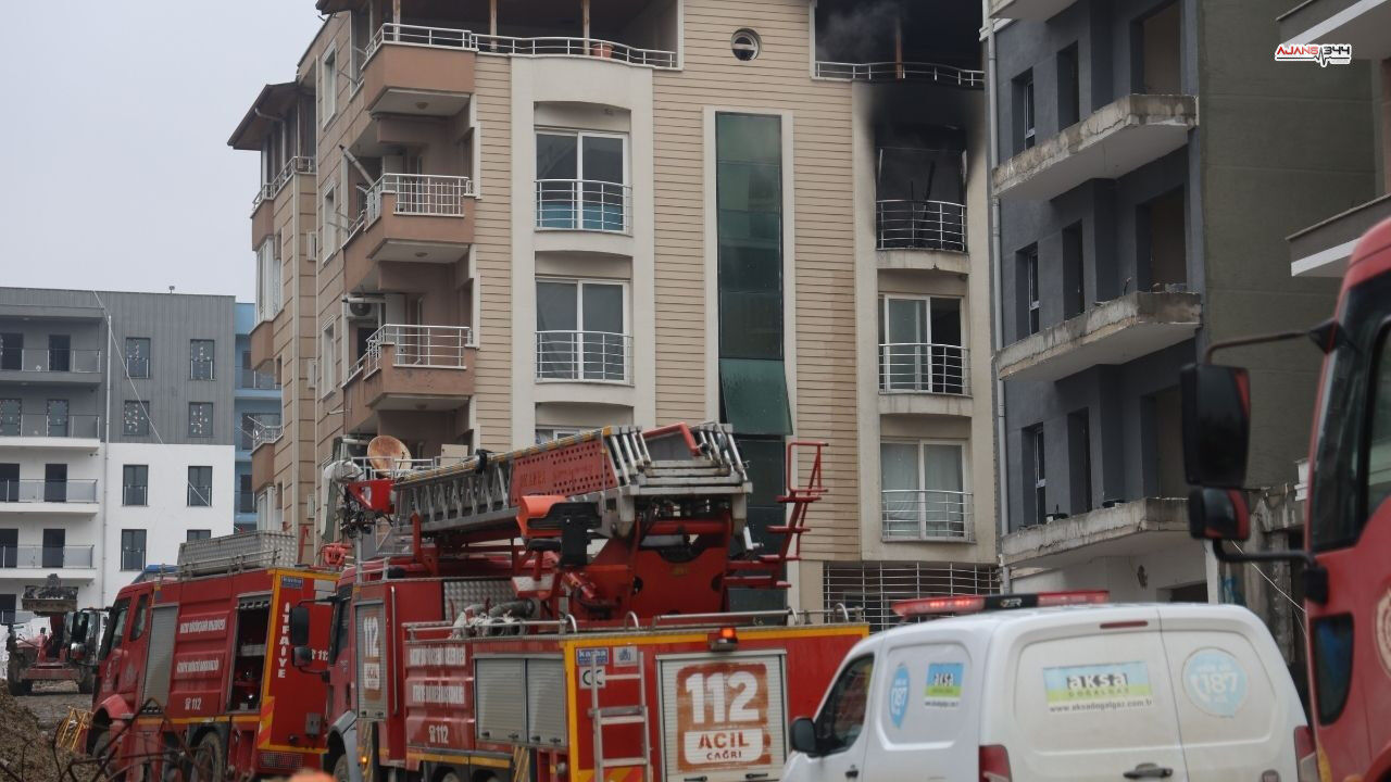 Iscilerin Kaldıgı Apartmanda Yangın Ajasn344 (2)