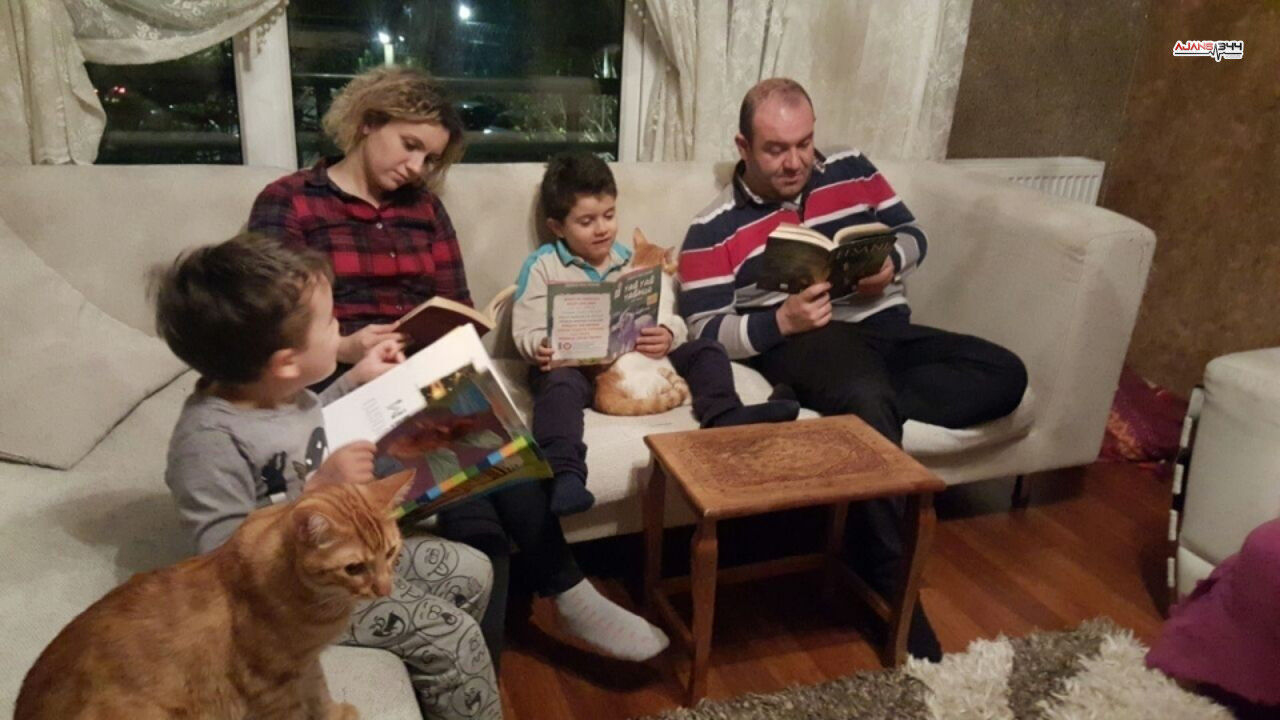 Kitap Okuyan Ailelerajans344 (1)