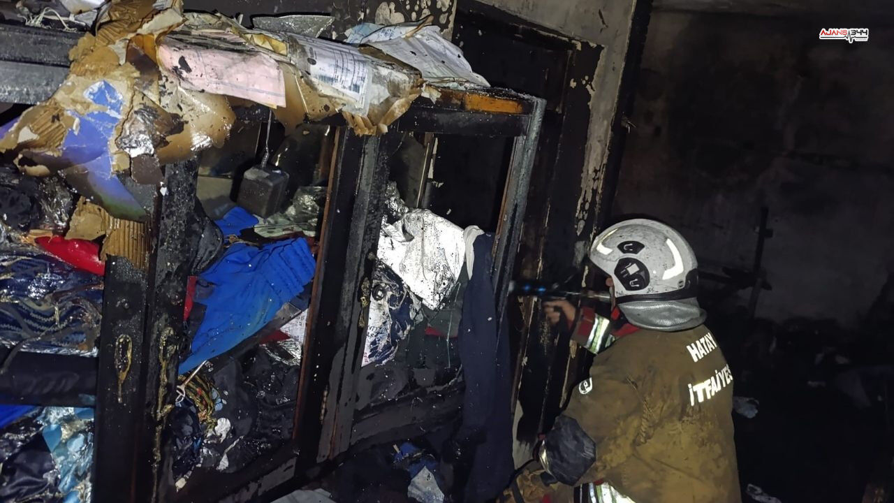 Kumas Deposu Alevlere Teslim Oldu Ajans344 (1)