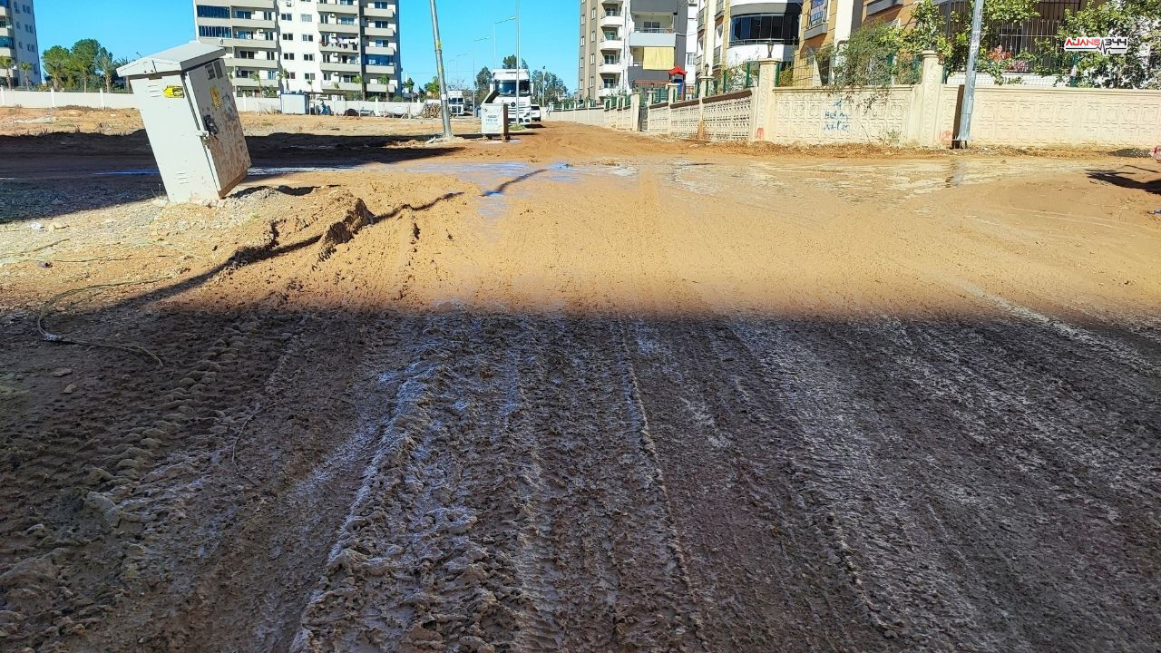 Yollar Çamur Ajans344 (1)