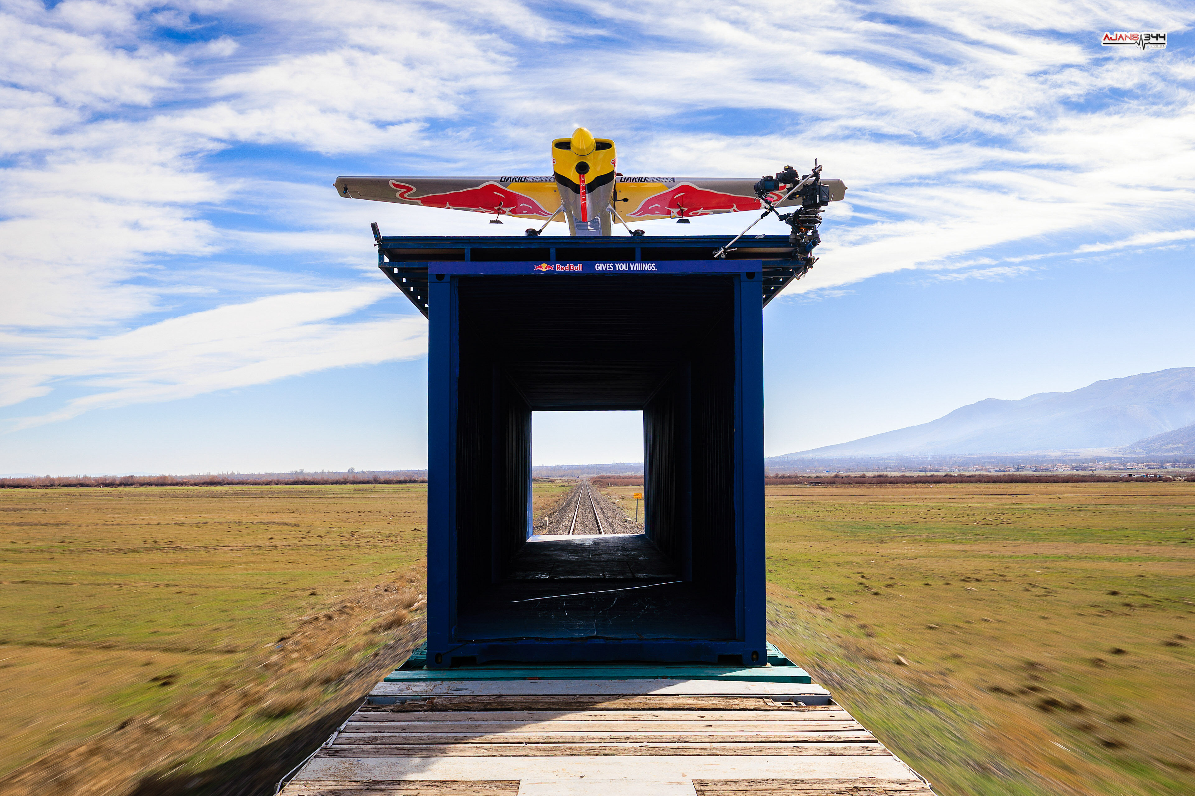 1771232227 Train Landing 5