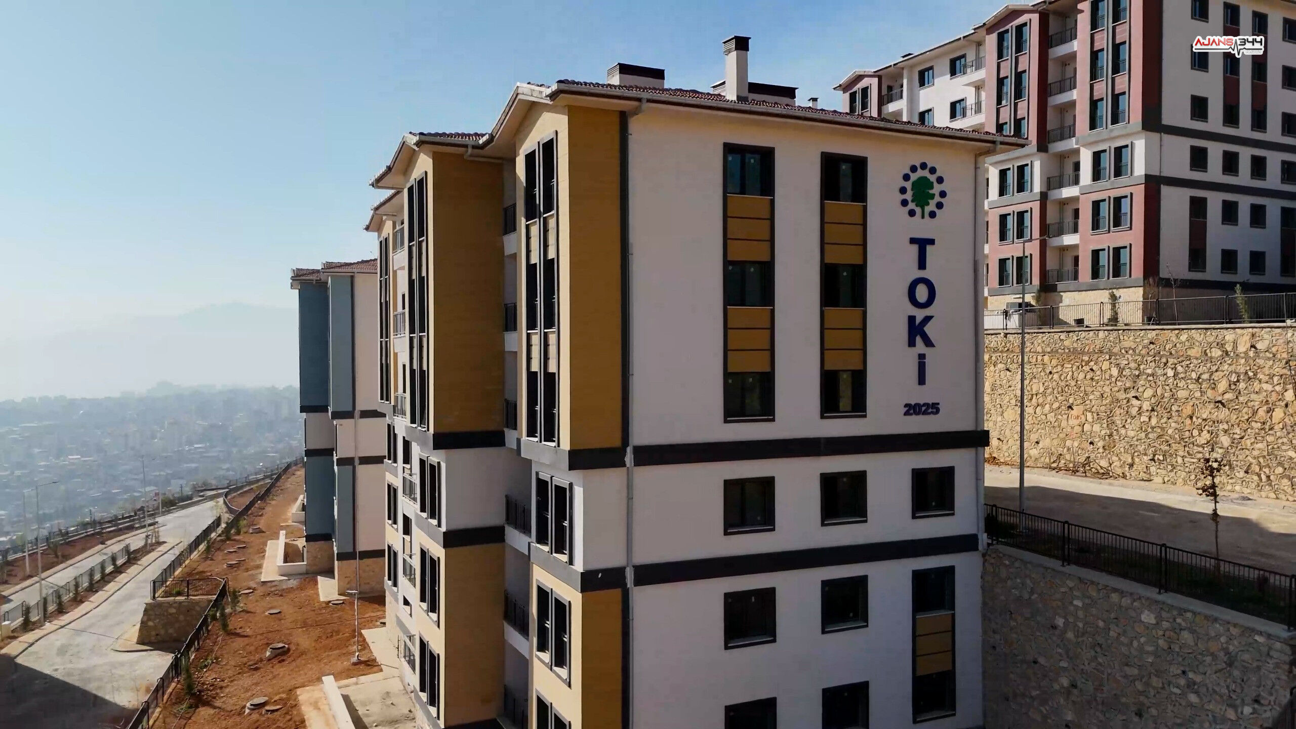 53720Cd4 8784 412B 8223 6441Db3Aee54