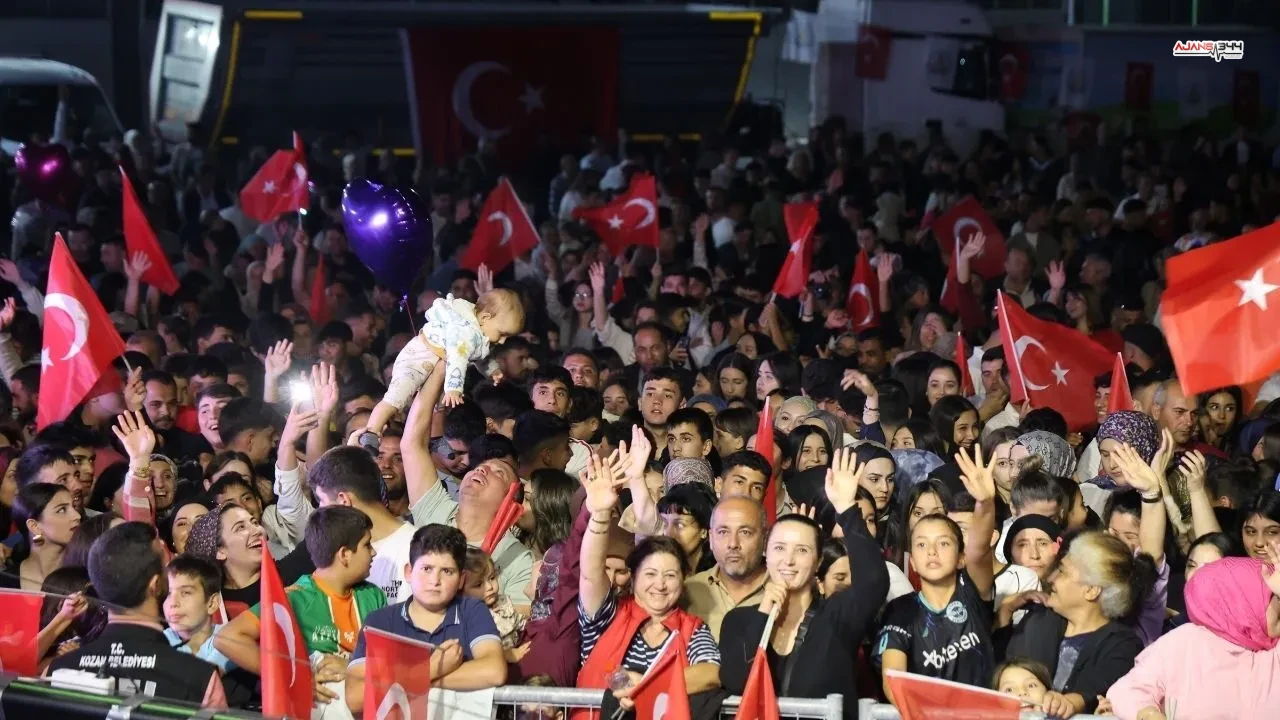 Ali Kinik Sevenleriyle Bulustu Sarkilariyla Costurdu 1