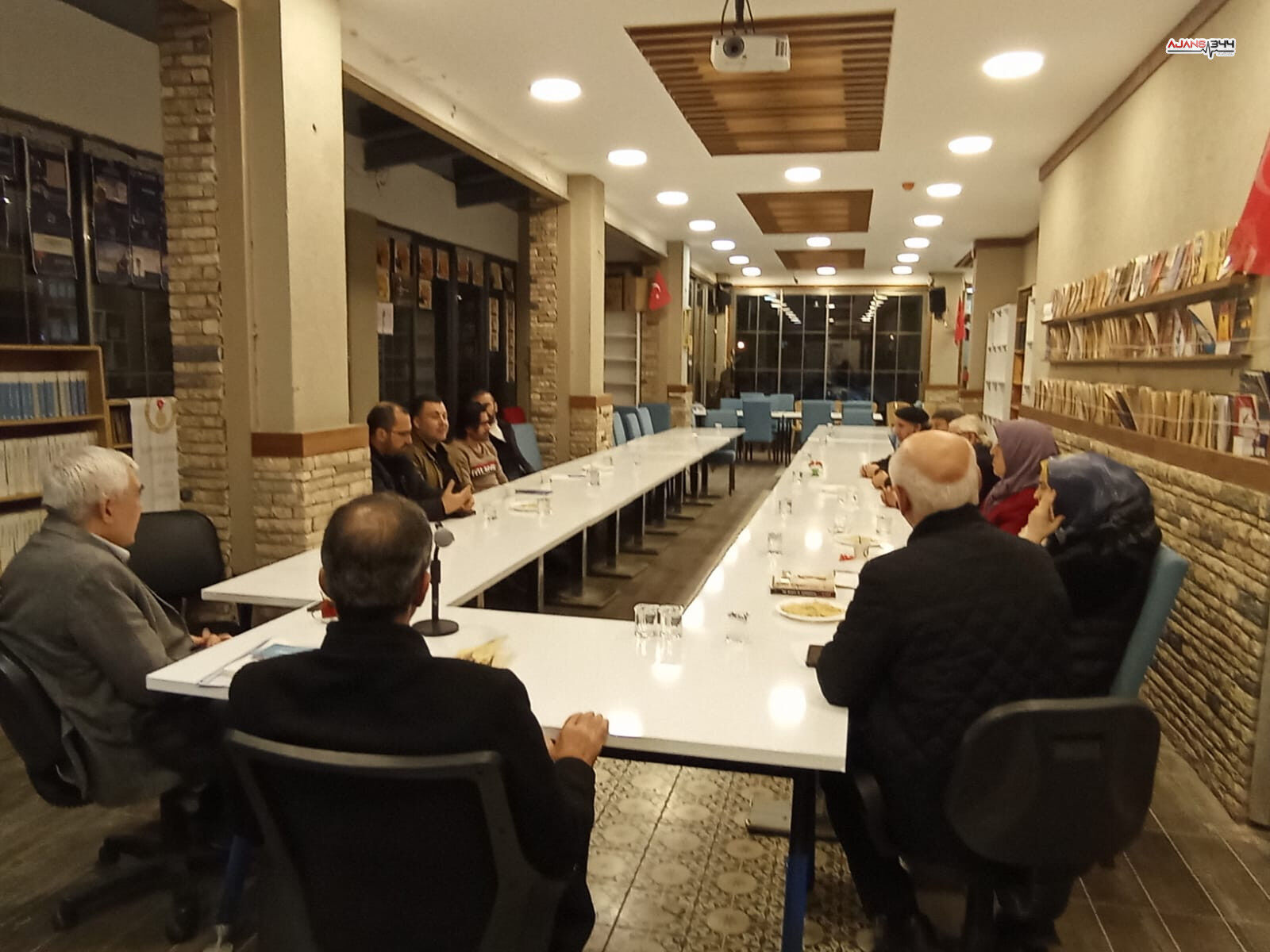 H Ae I Hz O W M A A O B M