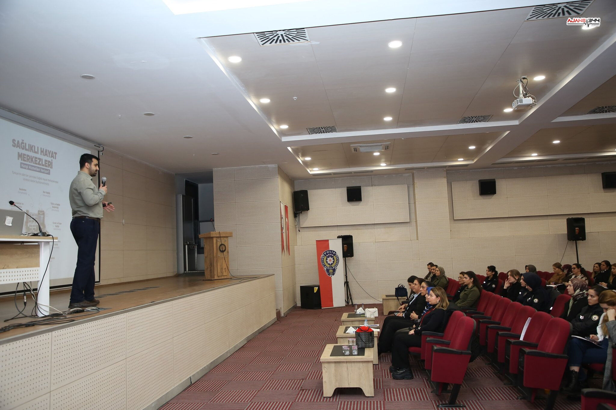 H B X O O U8 X0 A A K Hb2