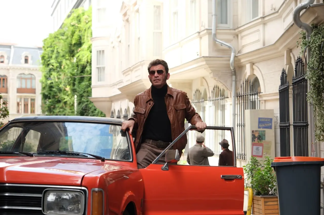 ÇATLI Avrupa Vizyonu Öncesi Yeni Klip Paylaşıldı 6