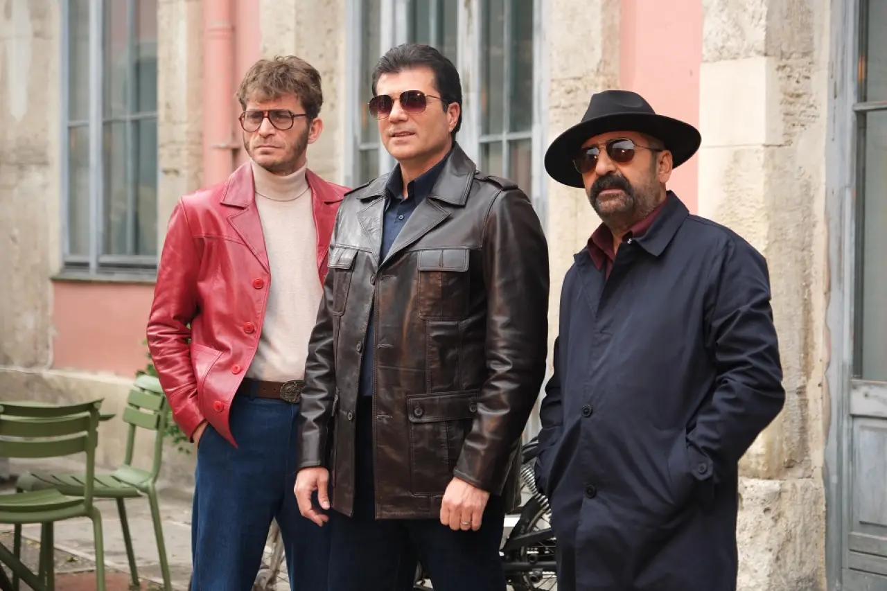 ÇATLI Avrupa Vizyonu Öncesi Yeni Klip Paylaşıldı 8