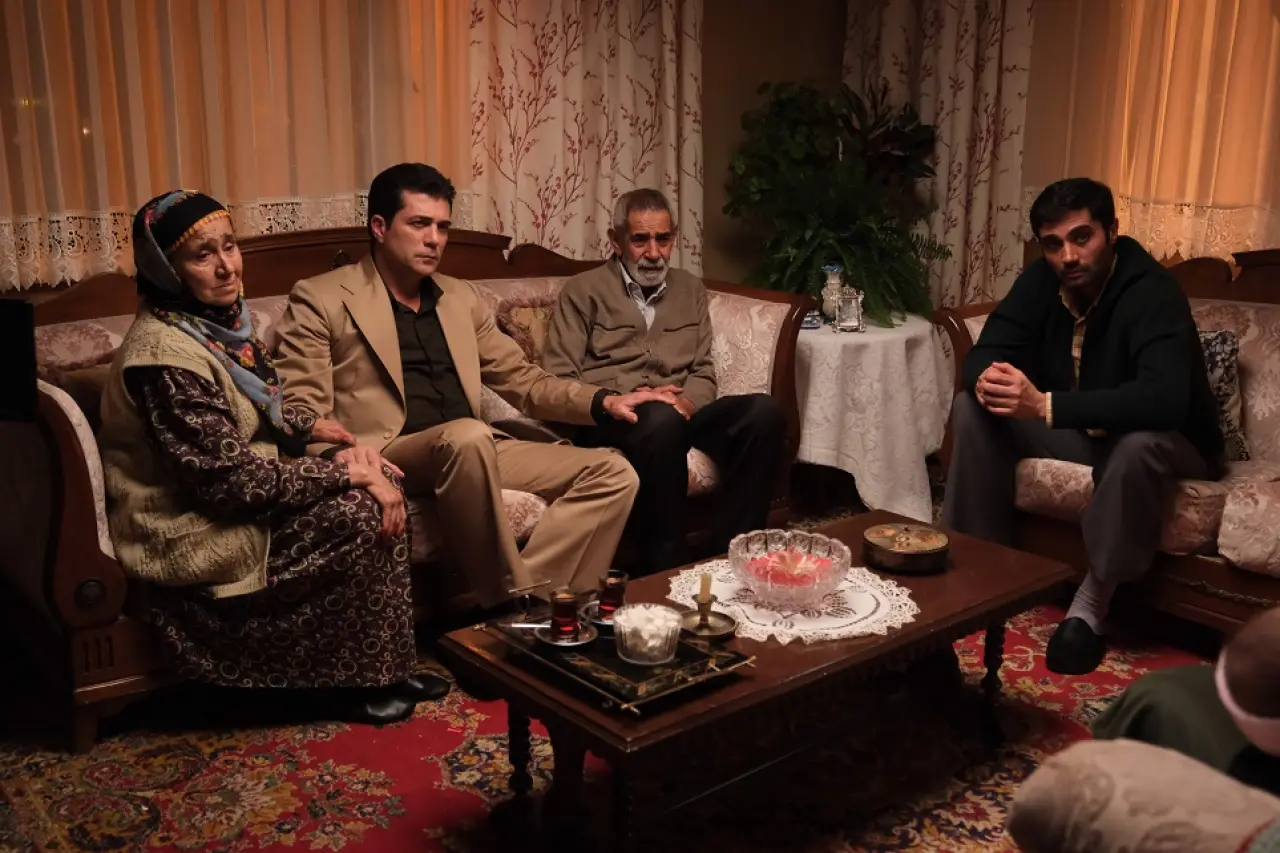 ÇATLI Avrupa Vizyonu Öncesi Yeni Klip Paylaşıldı 1