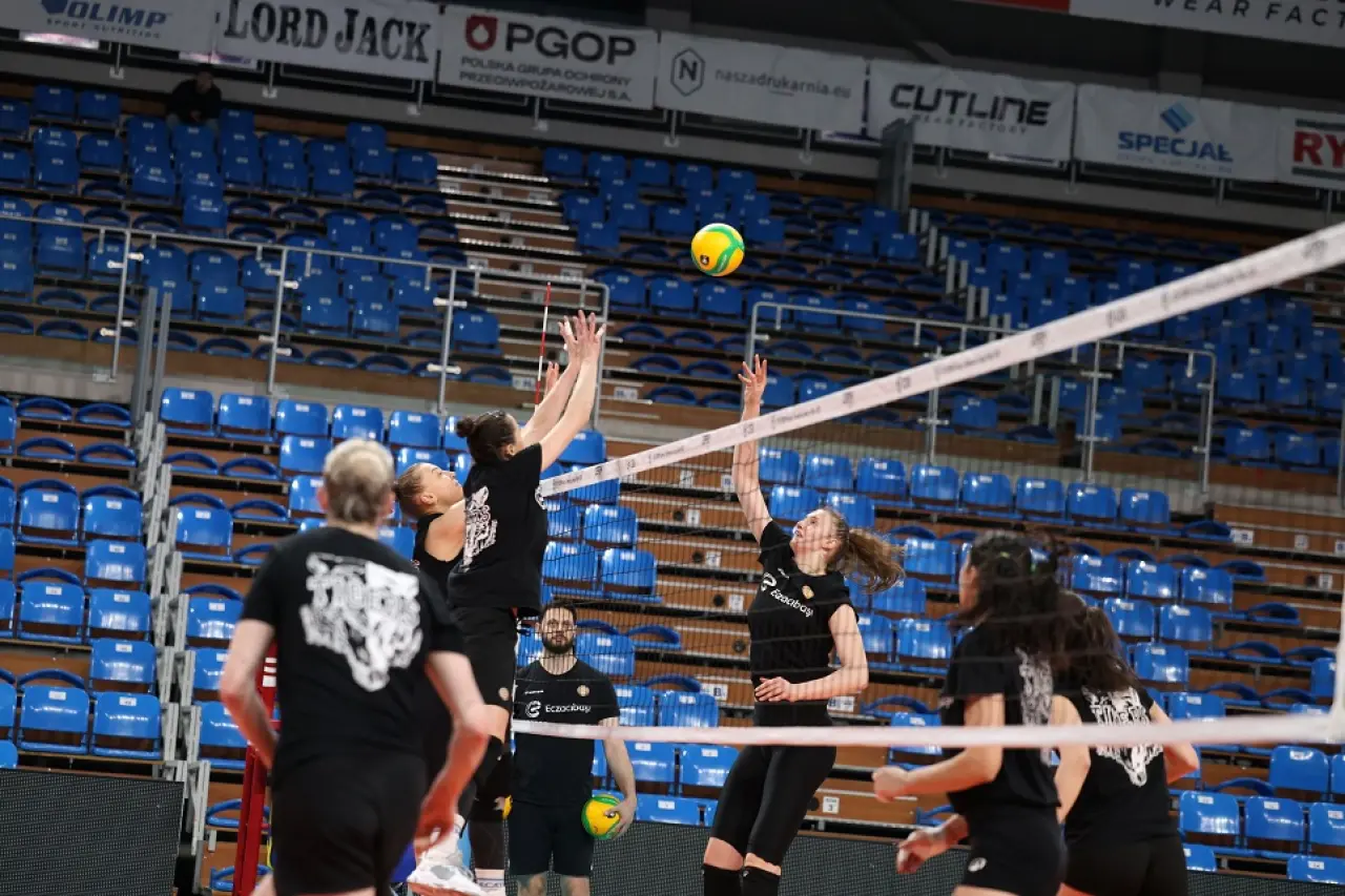 Eczacıbaşı Dynavit, Final Four İçin Polonya’da Sahada 5