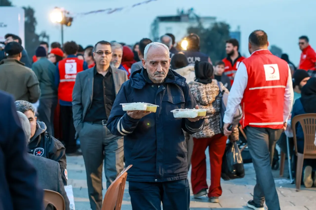 Kızılay’dan Adana’da Yeni Aşevi Hamlesi 11