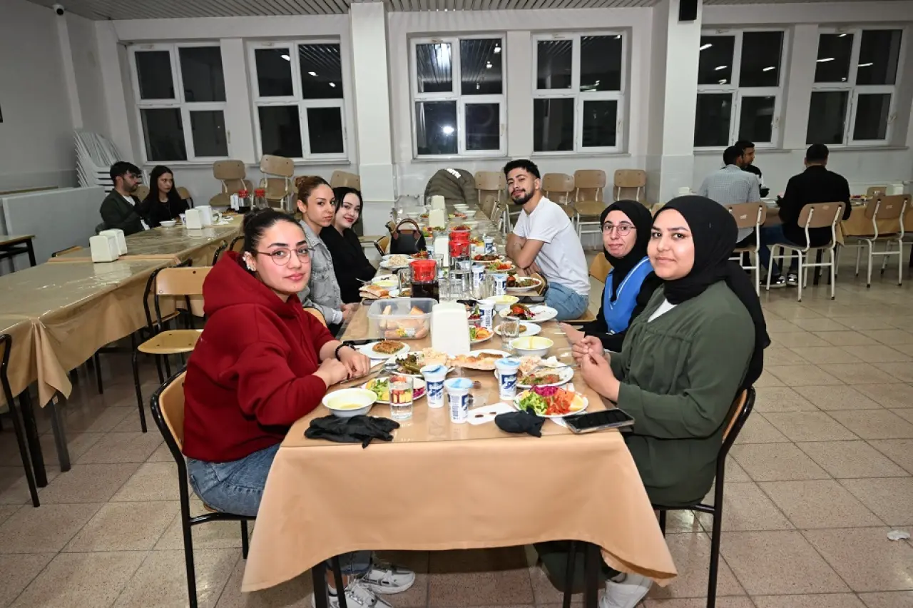 KSÜ Rektörü Ak’tan Afşin’de Eğitim ve İftar Buluşması 17