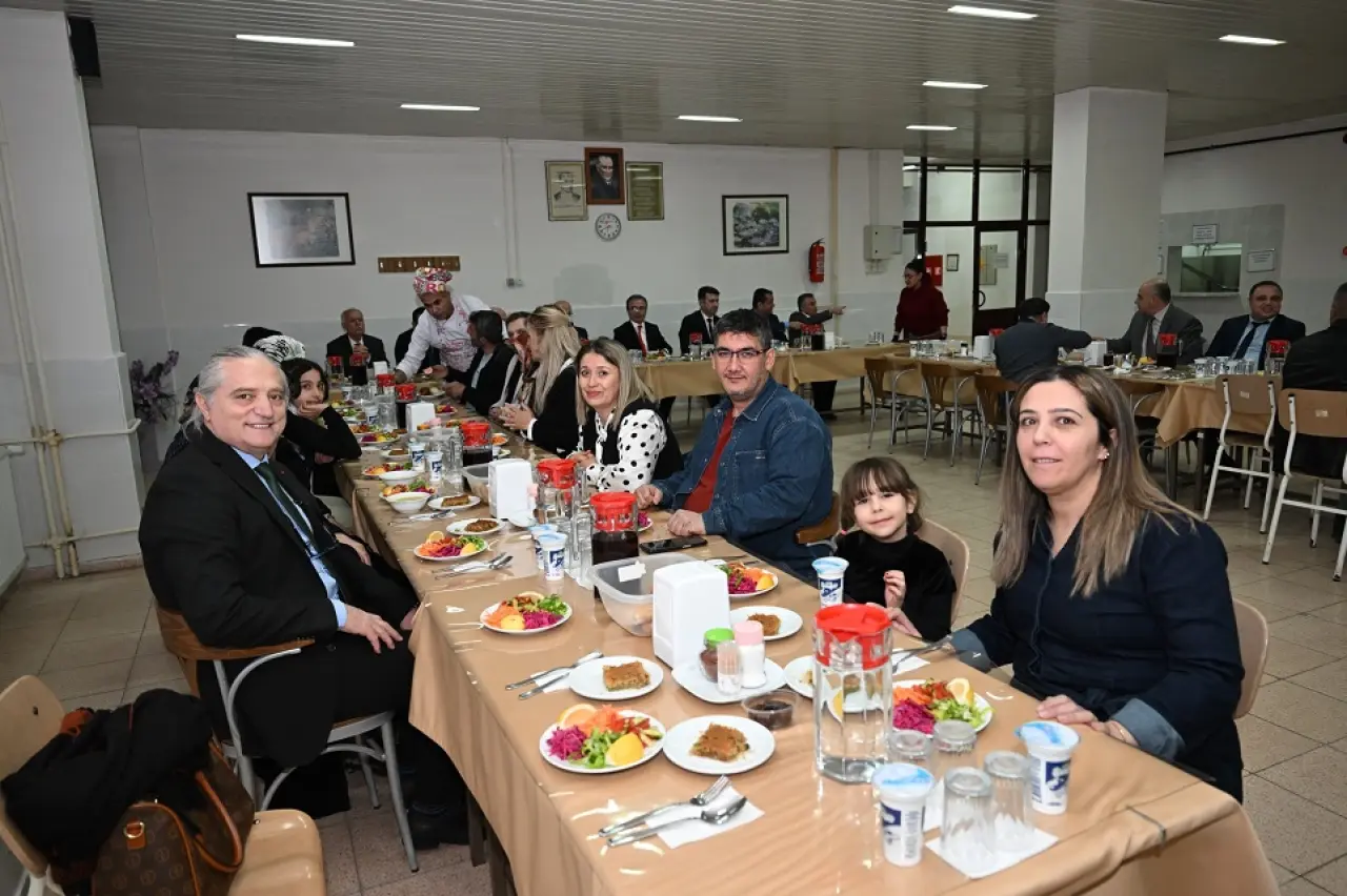 KSÜ Rektörü Ak’tan Afşin’de Eğitim ve İftar Buluşması 16