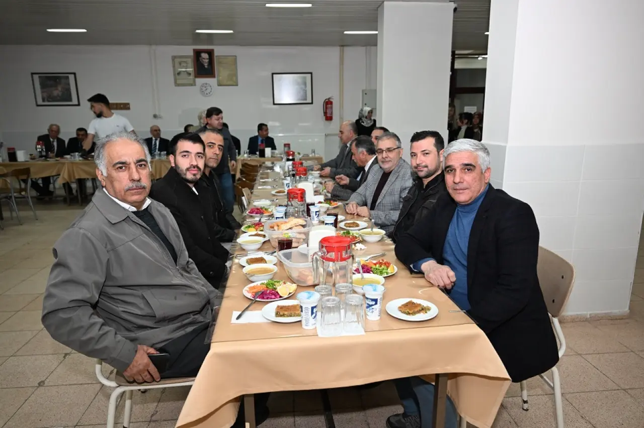 KSÜ Rektörü Ak’tan Afşin’de Eğitim ve İftar Buluşması 18