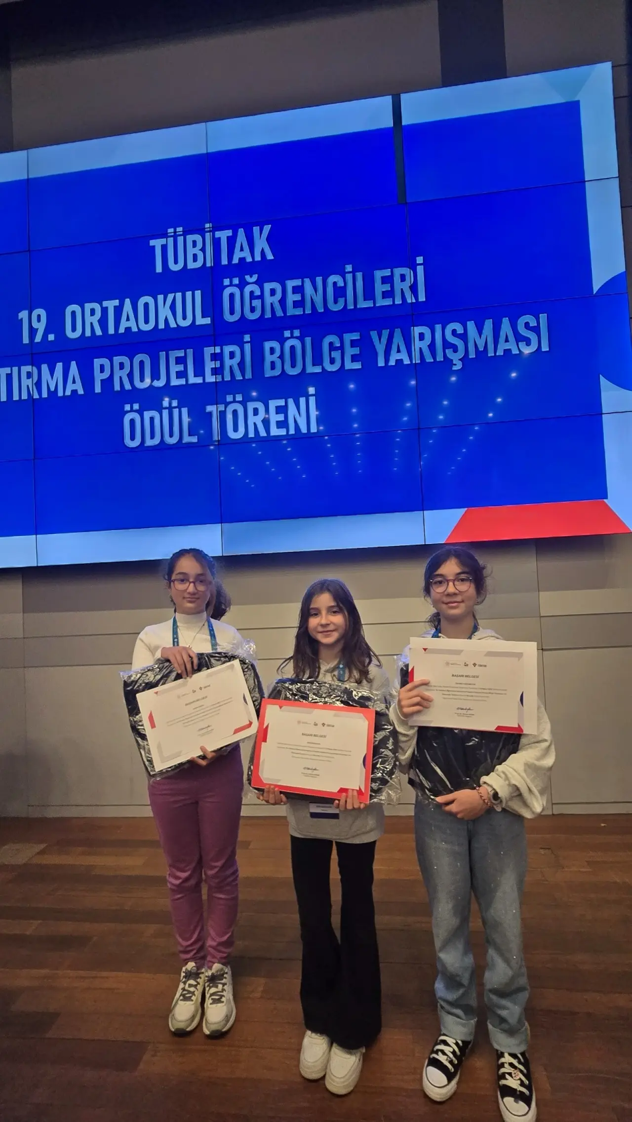 Ortaokul Öğrencilerinden Maruldan Şampuan Reyhandan Baharat 1