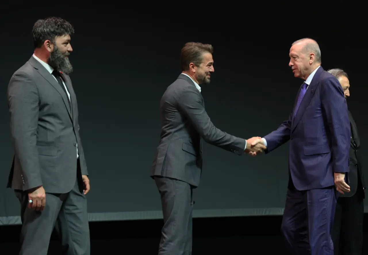 Cumhurbaşkanı Erdoğan, “Bir Adam Yaratmak” Filminin Galasına Katıldı 1