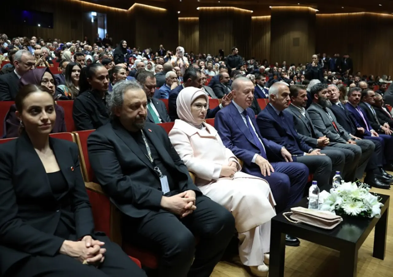 Cumhurbaşkanı Erdoğan, “Bir Adam Yaratmak” Filminin Galasına Katıldı 5