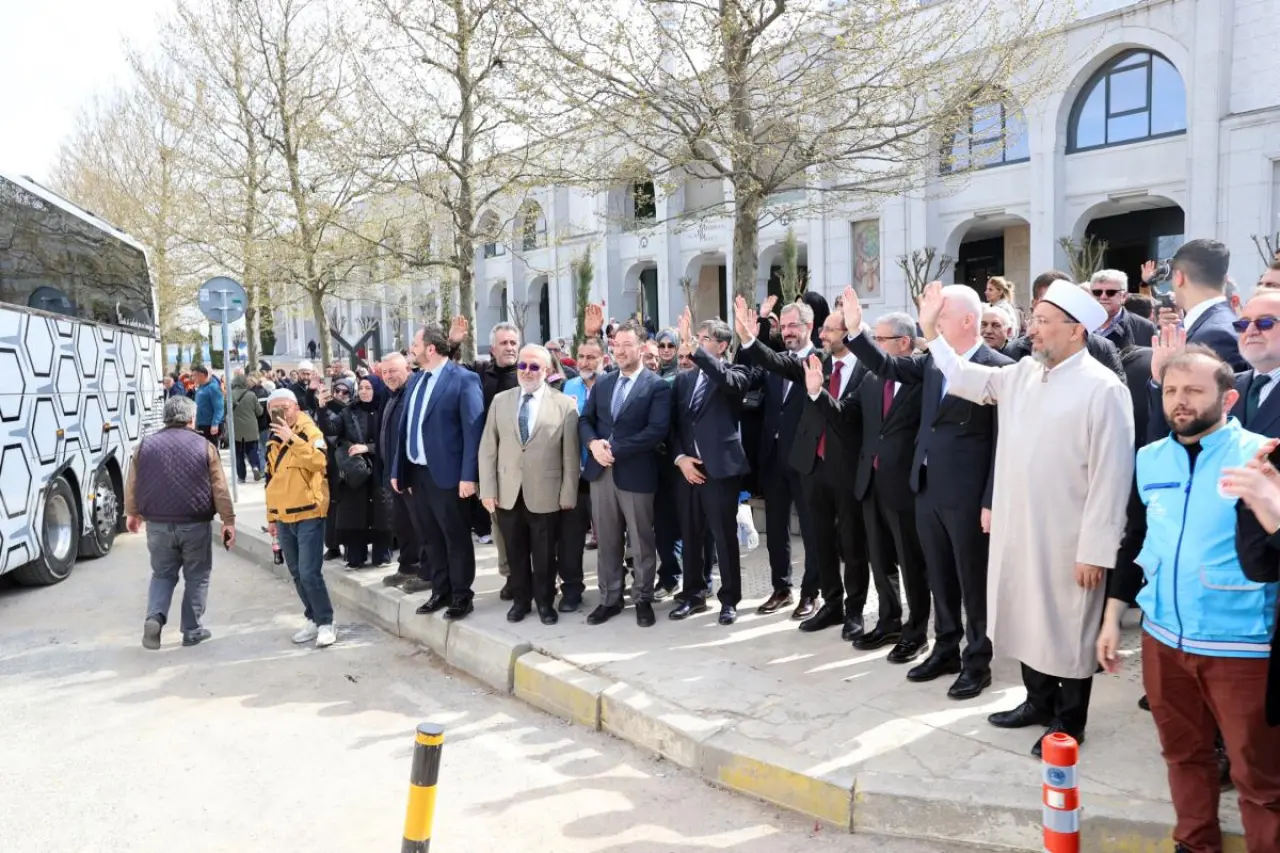 Hac Yolculuğunun İlk Kafilesi Dualarla Uğurlandı 9