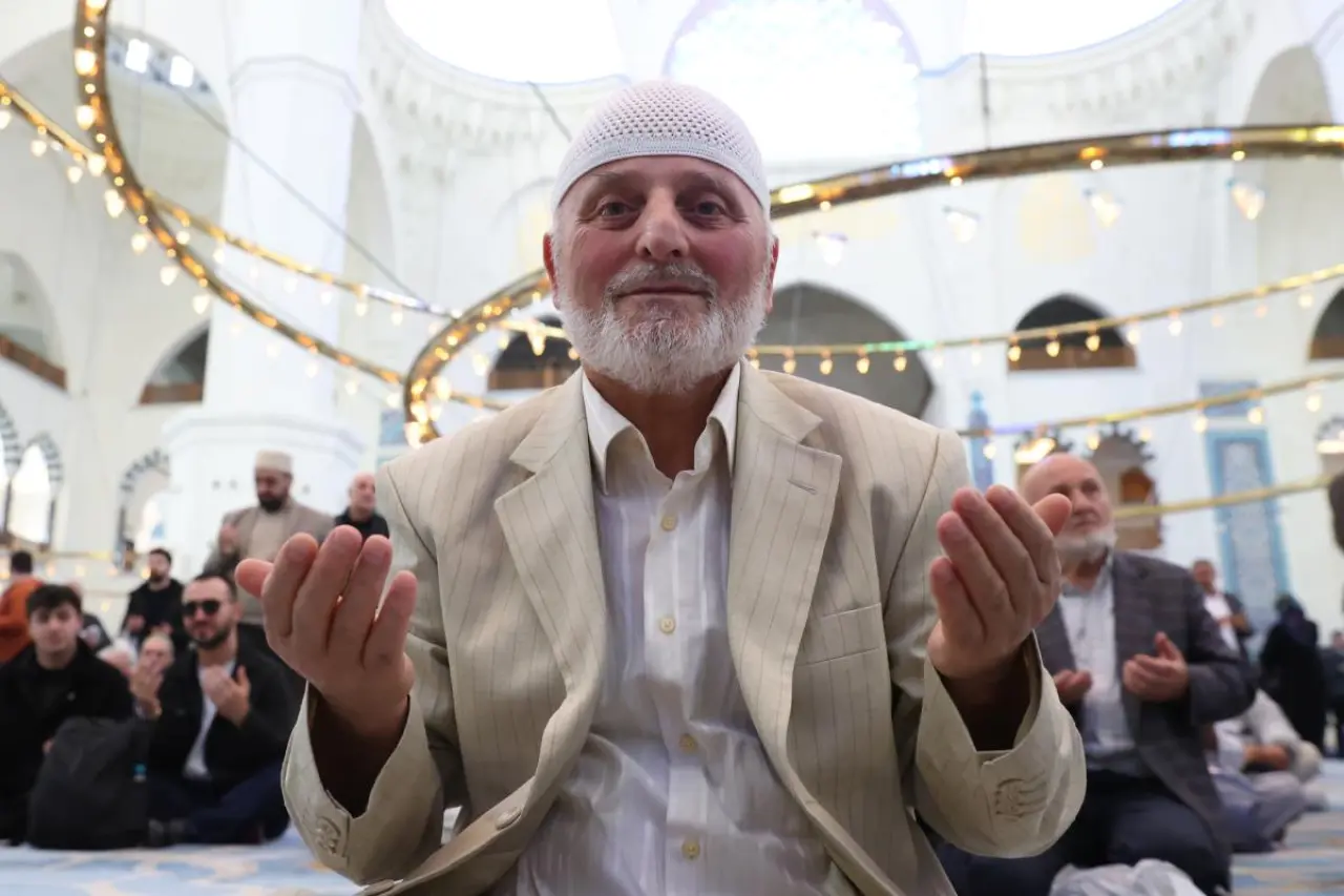 Hac Yolculuğunun İlk Kafilesi Dualarla Uğurlandı 7