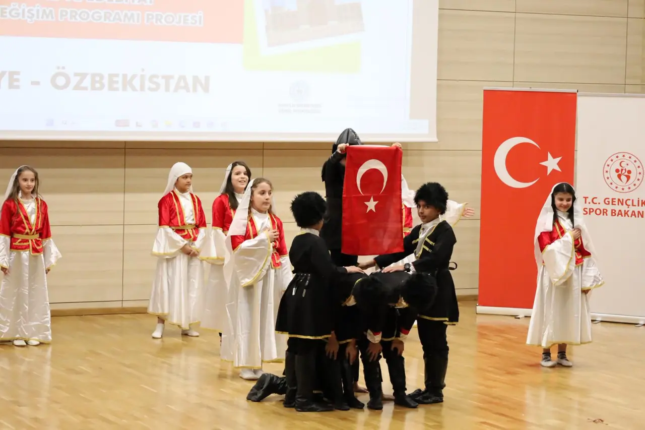 İki Ülke Gençleri Aynı Projede Bir Araya Geldi 6